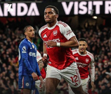 足坛一夜动态:AC米兰复仇升班马,曼联11轮不败,阿森纳2-1切尔西