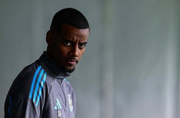 伊萨克坚决退出纽卡,瞄准利物浦转会