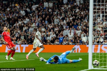 伯纳乌之夜：居莱尔惊世世界波＋皇家马德里4-1大胜，主帅为青训喝彩