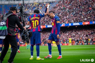 豪门悲喜夜:曼城1-0落后枪手2分 拜仁3-2绝杀多特11分领跑 巴萨4-1