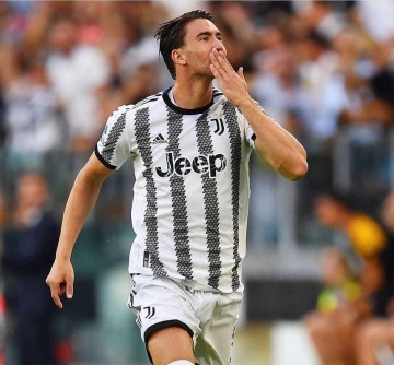 巴萨与AC米兰争夺弗拉霍维奇 意甲金靴前往沙特赚取高薪,年薪翻五倍