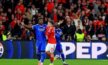 一场没有口型的停赛!当足球场上的争吵,撞上零容忍的红线