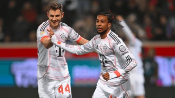 豪门悲喜夜：维拉2-1曼联豪取10连胜 巴萨2-0黄潜联赛8连胜 拜仁4-0