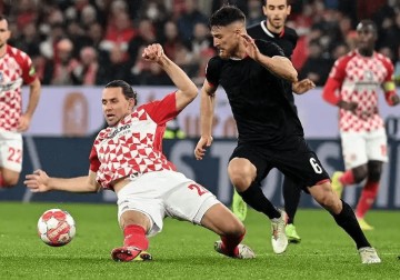 《周六012德甲:美因茨豪取四连胜欲再胜,弗赖堡六轮不败求突破》