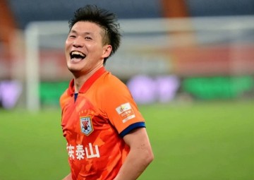 喜讯!两大德甲名帅首次联手举荐运作山东主力国脚后腰留洋德国,已承诺给他顶薪主力位置